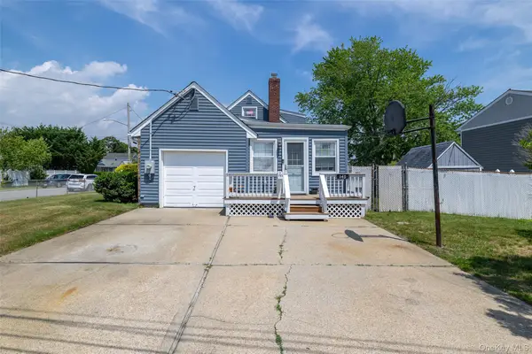145 W Lido Prom, Lindenhurst, NY 11757