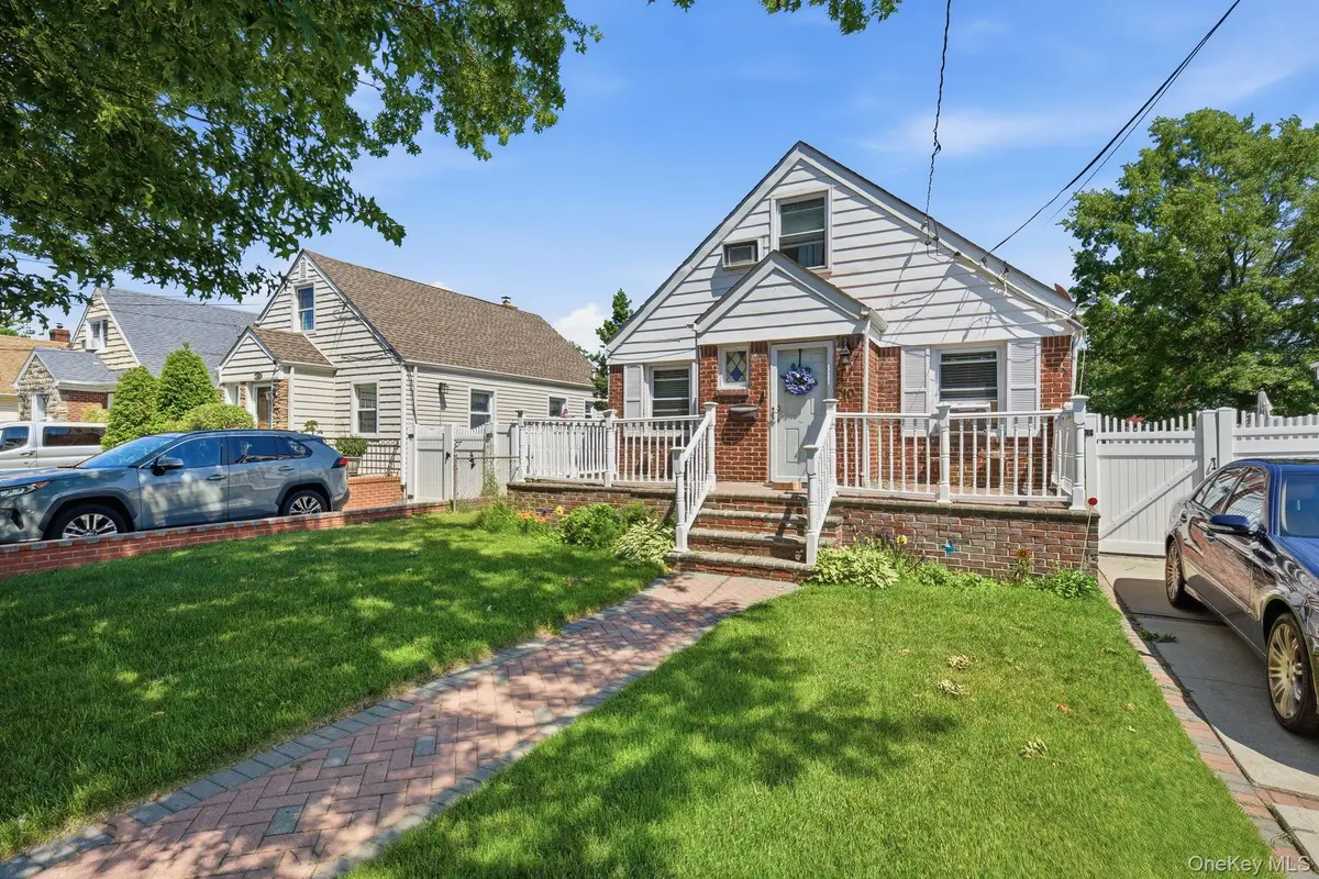 10 Everett Street, Valley Stream, NY 11580 - #1