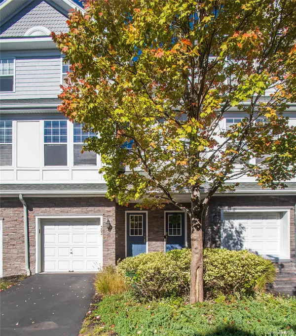 303 Bridgeview Drive, Poughkeepsie, NY 12601