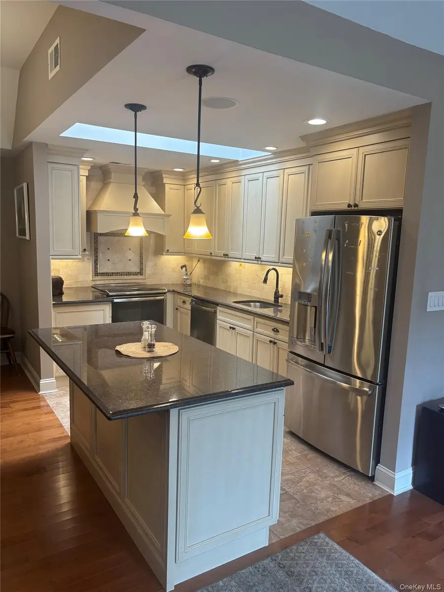 34 Southgate Circle, Massapequa Park, NY 11762 - #2