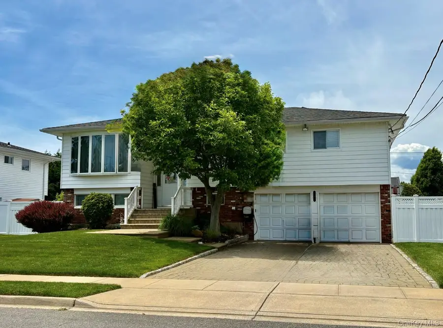 202 W End Avenue, Massapequa, NY 11758 - #2