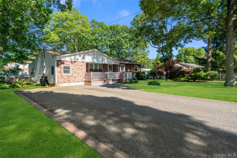 35 Corbin Avenue, Shirley, NY 11967 - #2