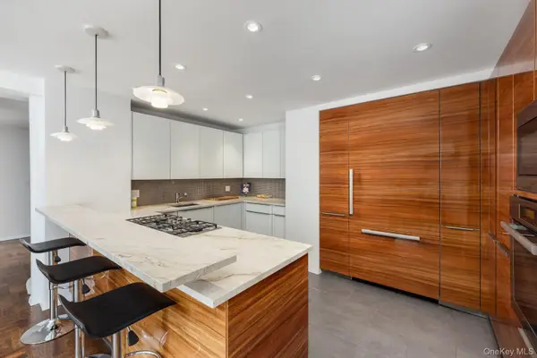 425 East 63rd Street #W12EF, New York (Manhattan), NY 10065
