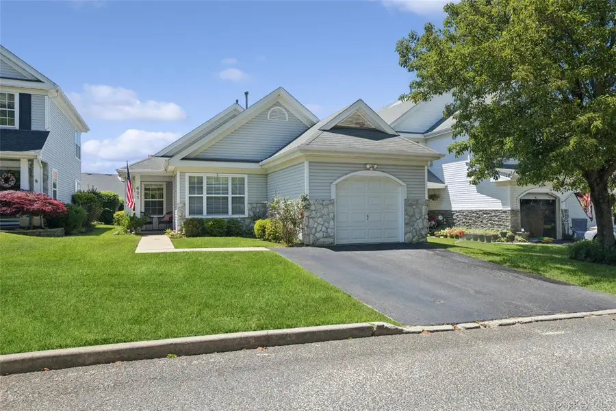 621 Spring Lake Drive, Middle Island, NY 11953 - #2