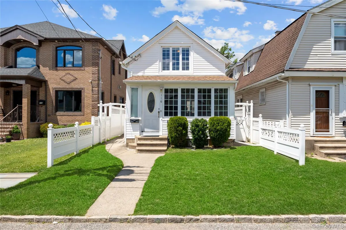 116 Sigsbee Avenue, Albertson, NY 11507 - #1