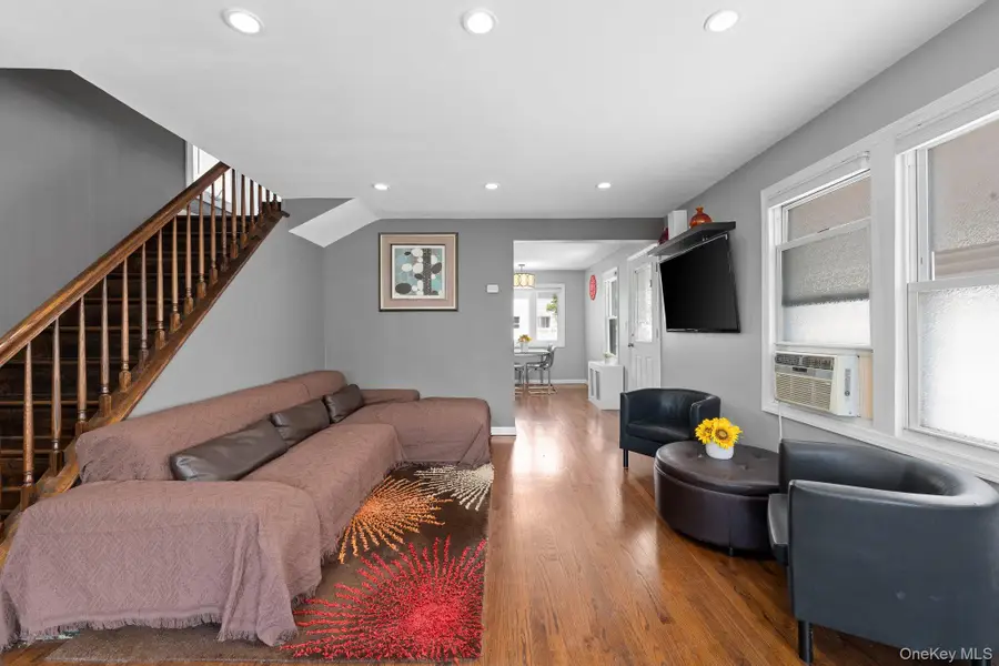 116 Sigsbee Avenue, Albertson, NY 11507 - #2