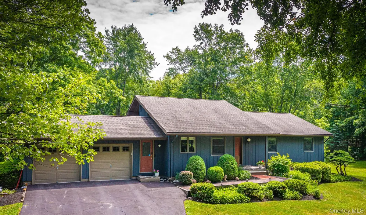 202 S Quaker Lane, Hyde Park, NY 12538 - #1