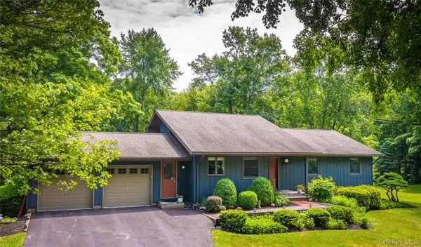 202 S Quaker Lane, Hyde Park, NY 12538