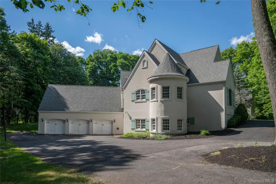 10 Greenwich Avenue, Central Valley, NY 10917 - #3