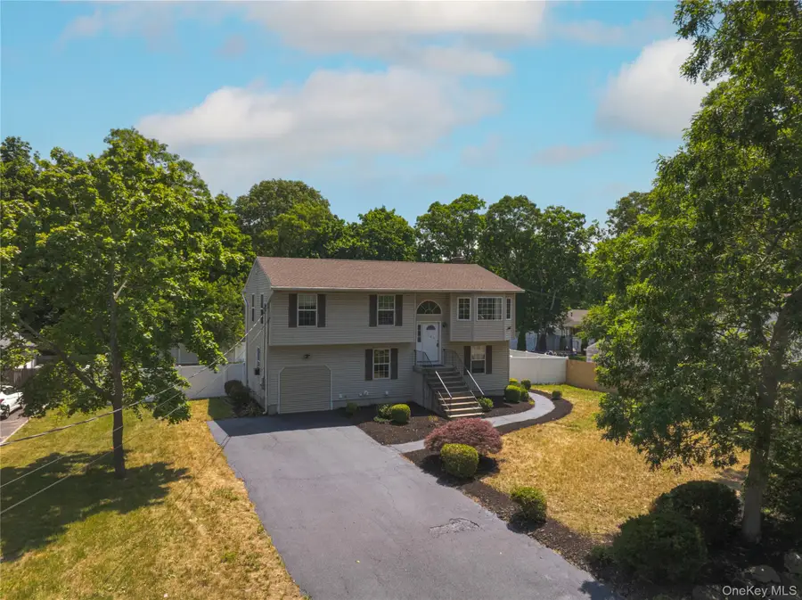 185 Magnolia Drive, Selden, NY 11784 - #2