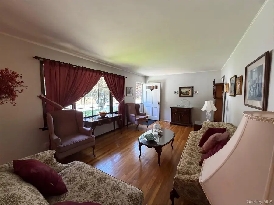 22 Berry Lane, Centereach, NY 11720 - #3