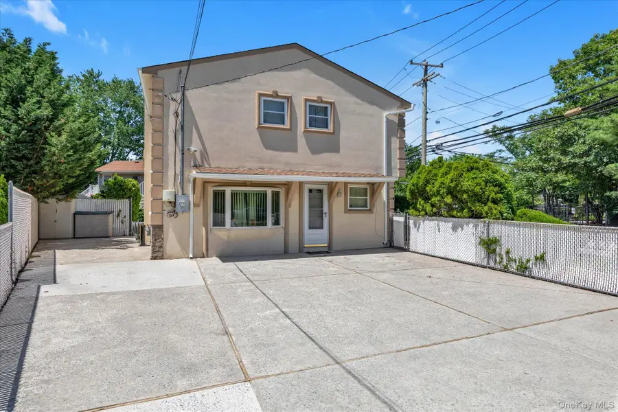 330 Bayville Avenue, Bayville, NY 11709 - #3