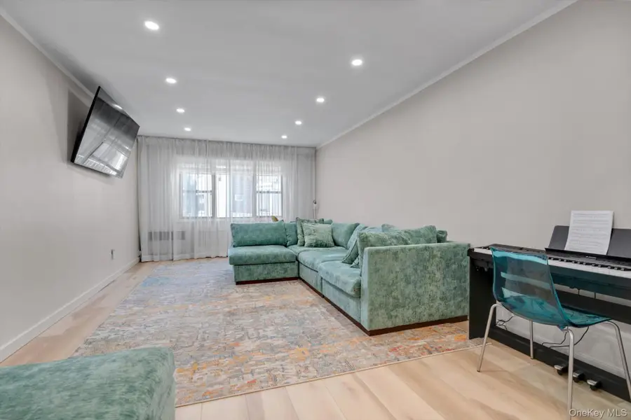 1203 E Broadway #G13, Hewlett, NY 11557 - #3