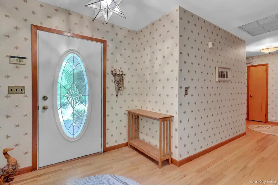 1304 Sycamore Avenue, Bohemia, NY 11716 - #3