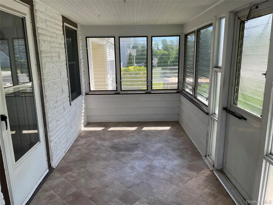 185 Seward Street, West Babylon, NY 11704 - #3