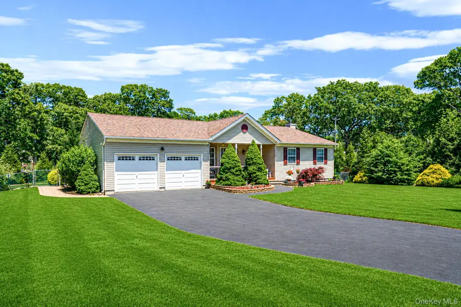 1 Peter Street, Coram, NY 11727 - #3