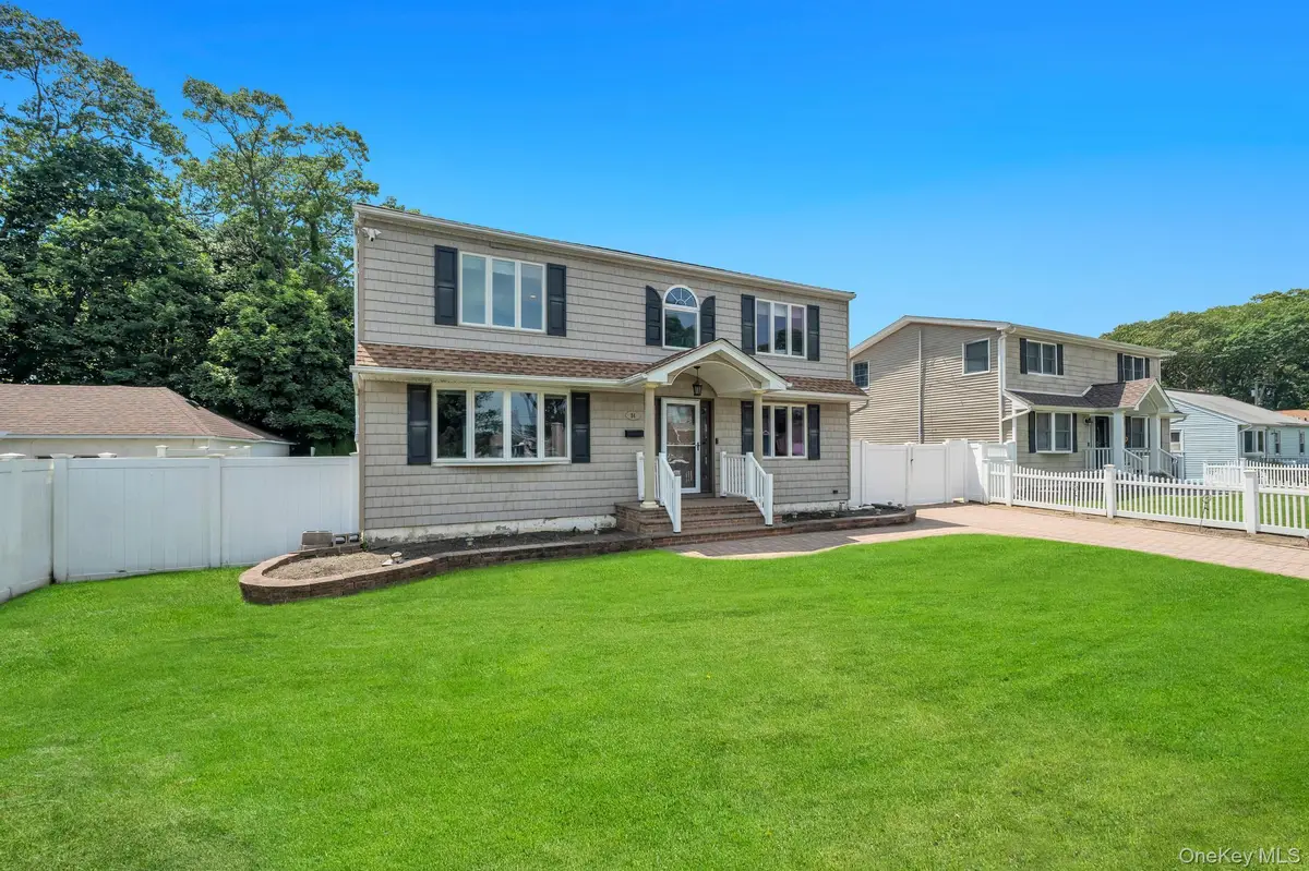 24 Worden Place, West Babylon, NY 11704 - #1