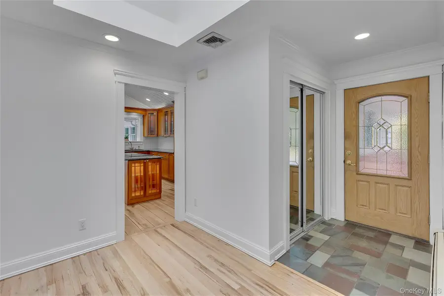 15 Veronica Court, Smithtown, NY 11787 - #3