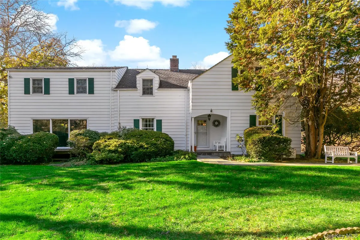 1050 Knollwood Road, White Plains, NY 10603 - #1
