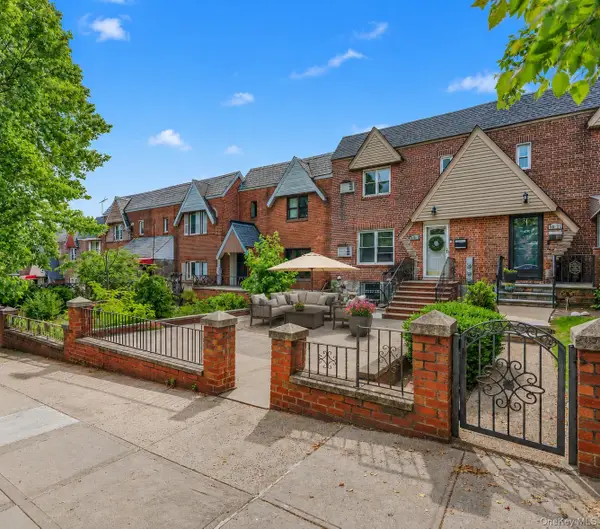 2015 36th Street, Astoria, NY 11105