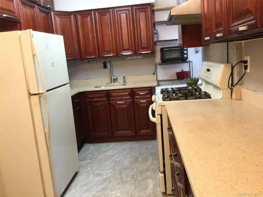 66-10 149 St #3F, Flushing, NY 11367 - #3