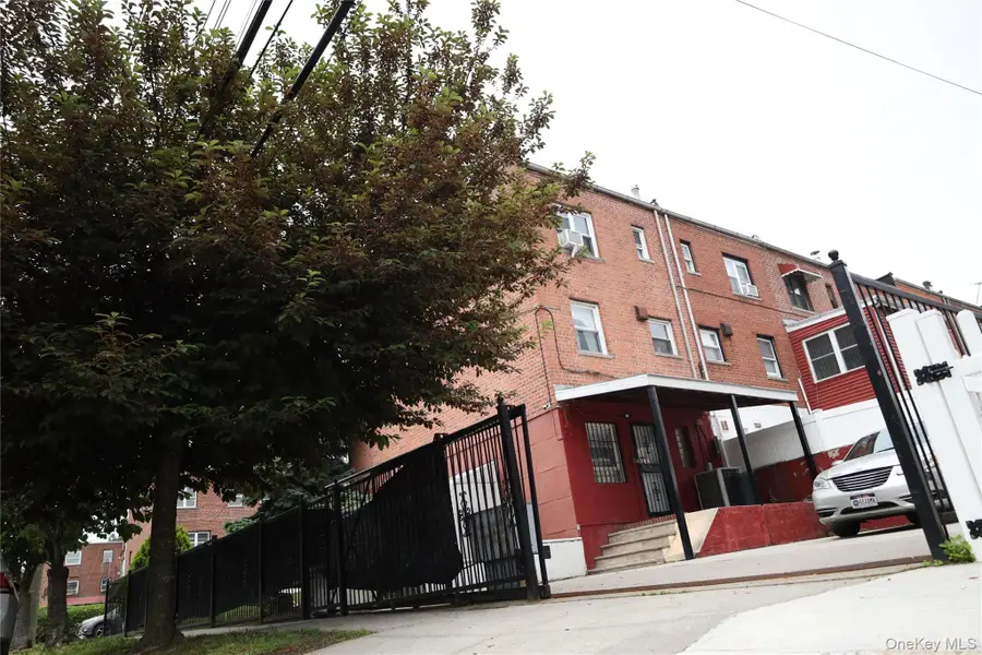 3000 Wickham Avenue, Bronx, NY 10469 - #2