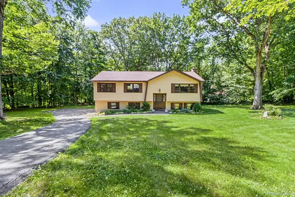 15 Oskar Drive, Mahopac, NY 10541