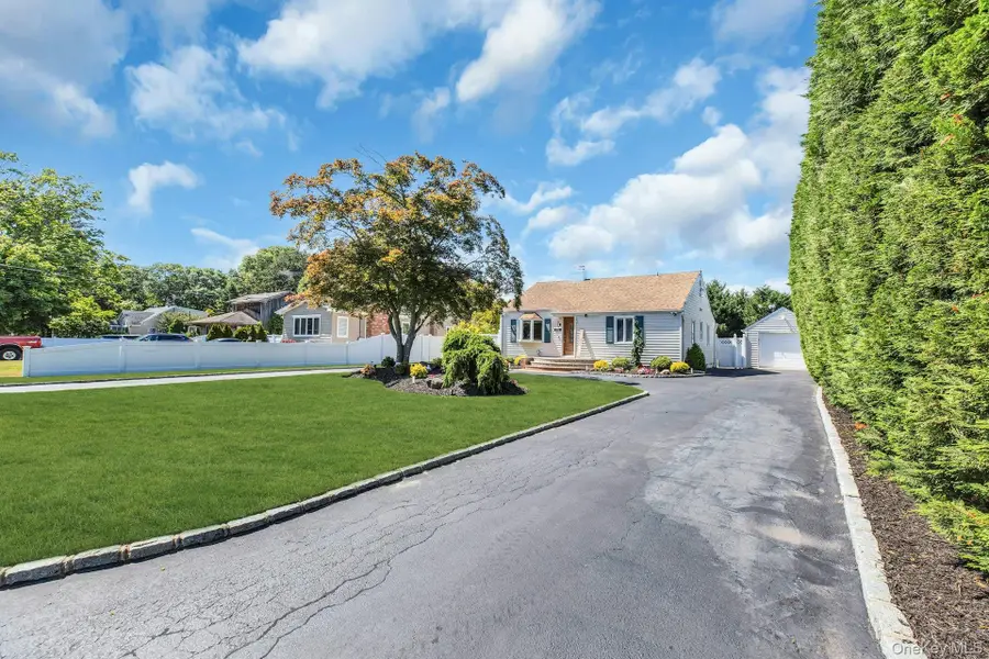 953 Karshick Street, Bohemia, NY 11716 - #3