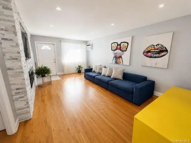 262 Davis Avenue, Bronx, NY 10465 - #2