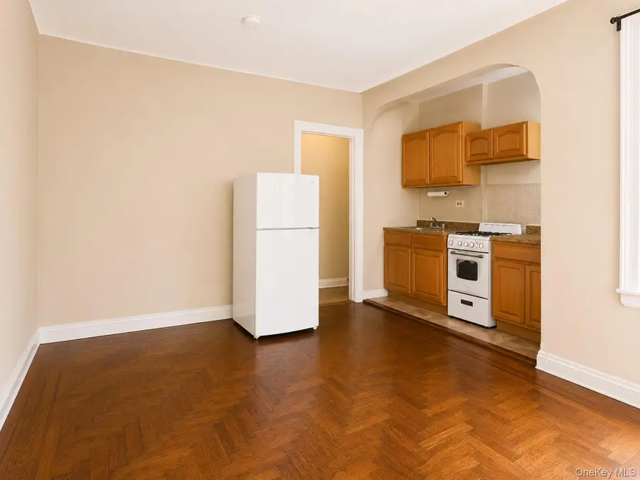 700 Oakland Place #5B, Bronx, NY 10457 - #2