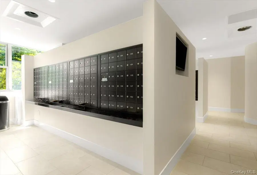 70-25 Yellowstone Boulevard #5A, Forest Hills, NY 11375 - #3
