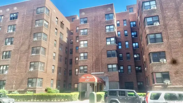 210 Martine Avenue #6L, White Plains, NY 10601