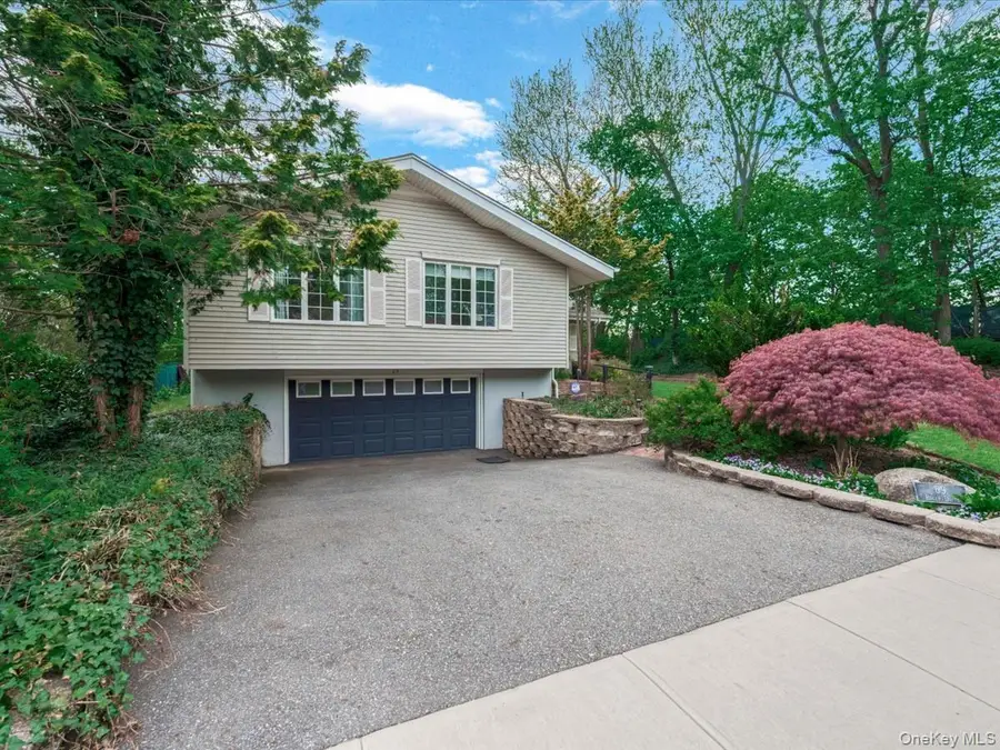 69 Roger Drive, Port Washington, NY 11050 - #2