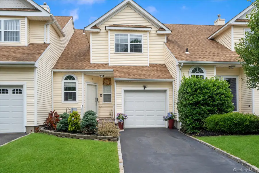 3 Blueberry Court, Melville, NY 11747 - #2