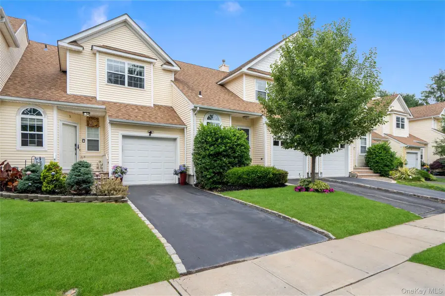 3 Blueberry Court, Melville, NY 11747 - #3