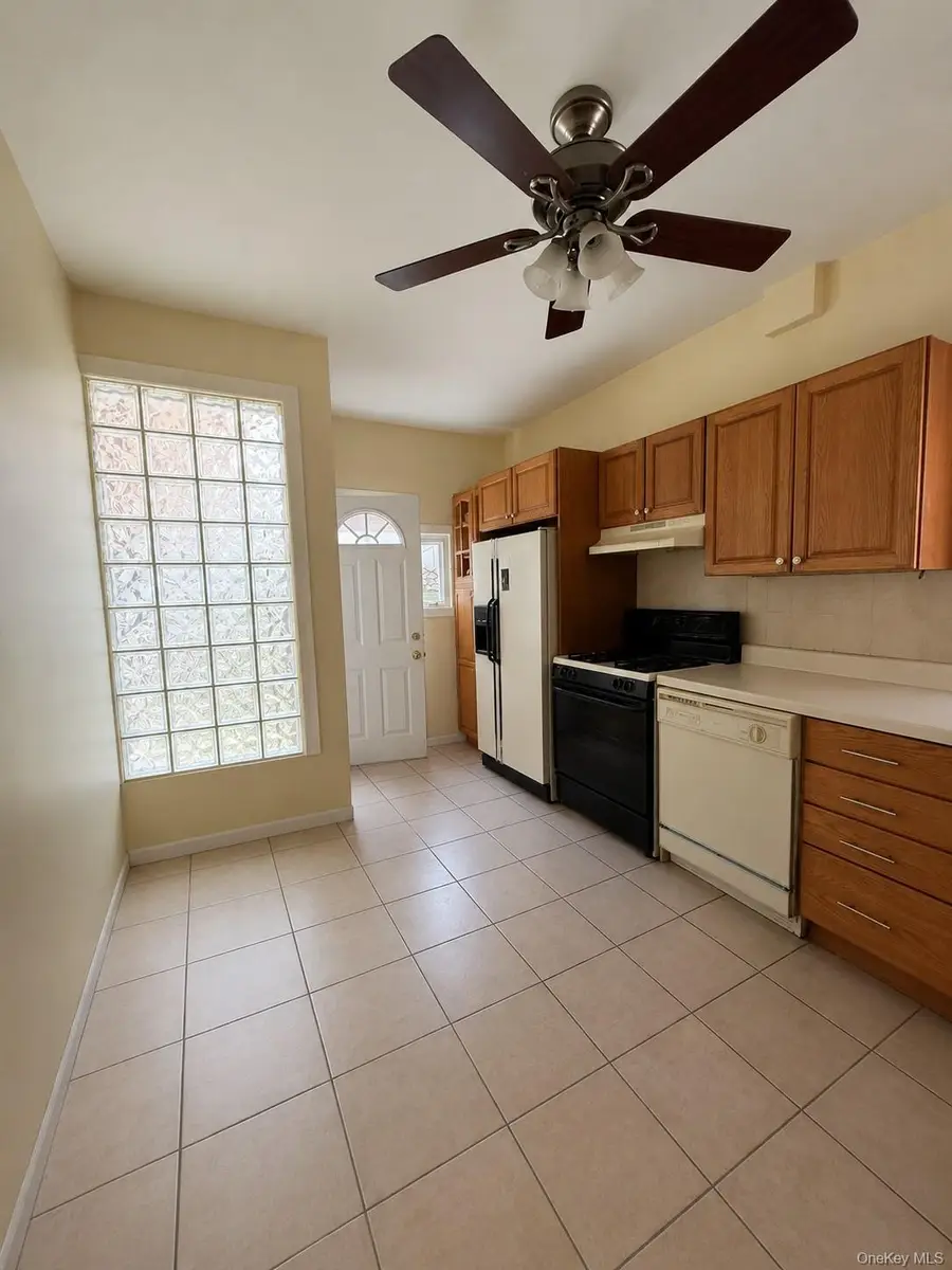 2041 Colonial Avenue, Bronx, NY 10461 - #2