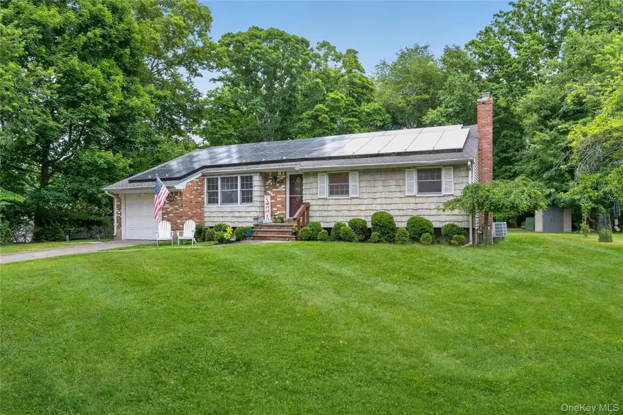 257 Bow Drive, Hauppauge, NY 11788 - #2