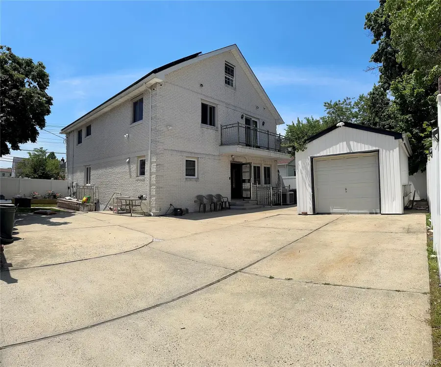 76-53 271st Street, New Hyde Park, NY 11040 - #3