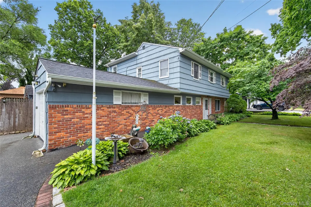 190 Oakwood Road, Huntington Station, NY 11746 - #1