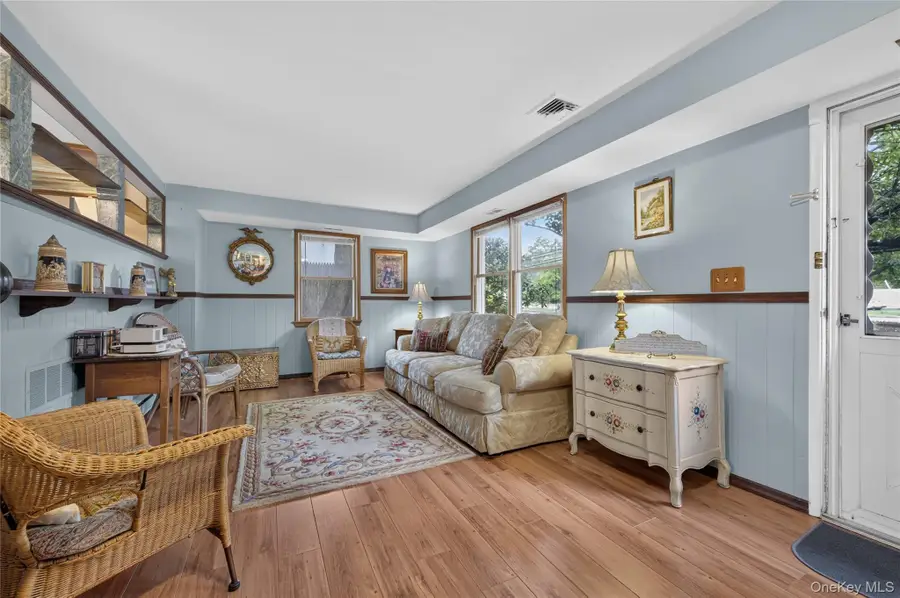 190 Oakwood Road, Huntington Station, NY 11746 - #3