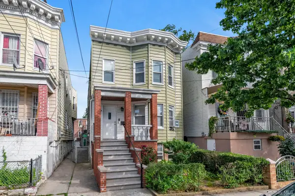 2422 St Raymonds Avenue, Bronx, NY 10461