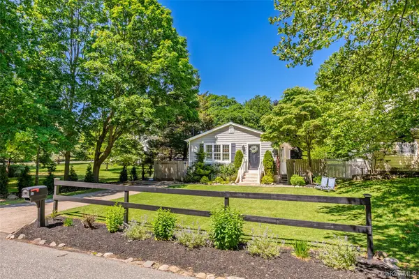 18 N Hampton Avenue, Miller Place, NY 11764