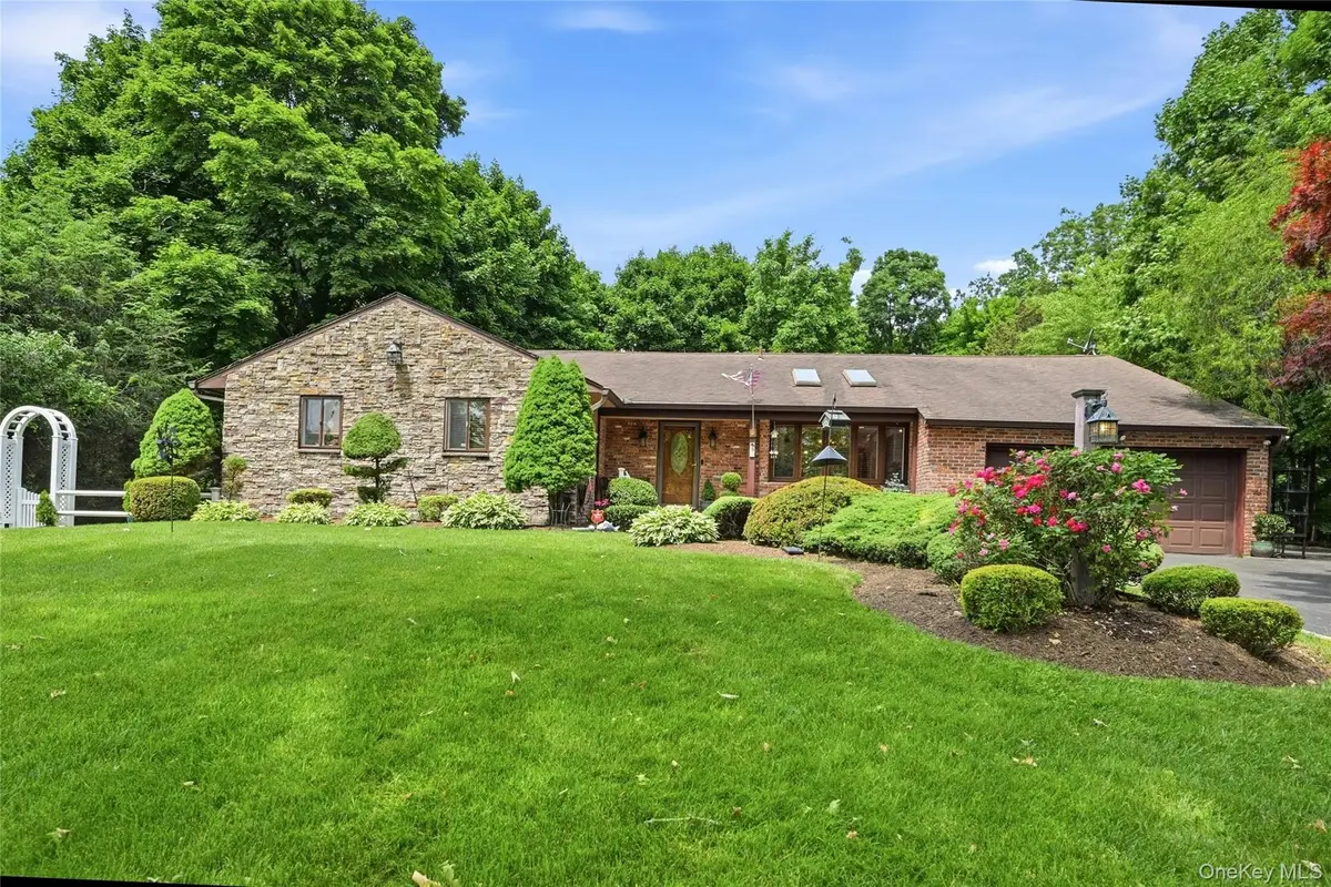 3 Partridge Lane, Huntington, NY 11743 - #1