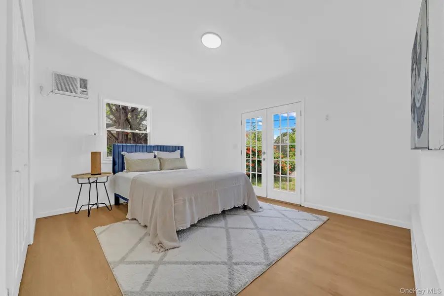 82 Scooter Lane, Hicksville, NY 11801 - #3
