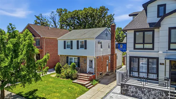80-46 213th Street, Hollis Hills, NY 11427