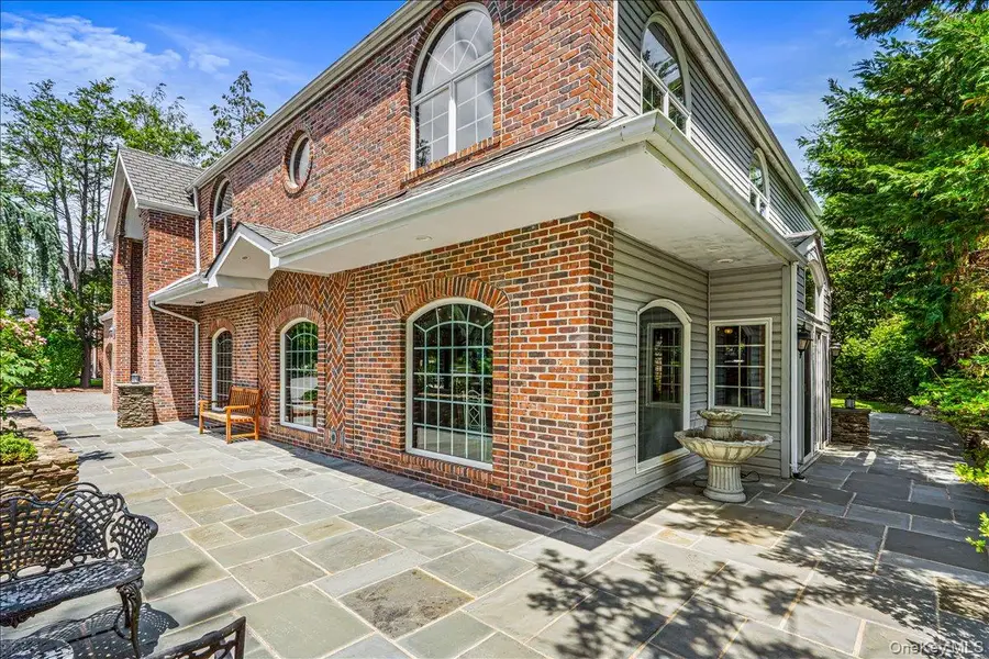 86 Dorchester Drive, Manhasset, NY 11030 - #3