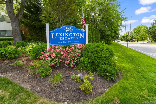 200 Lexington Ave #12E, Oyster Bay, NY 11771