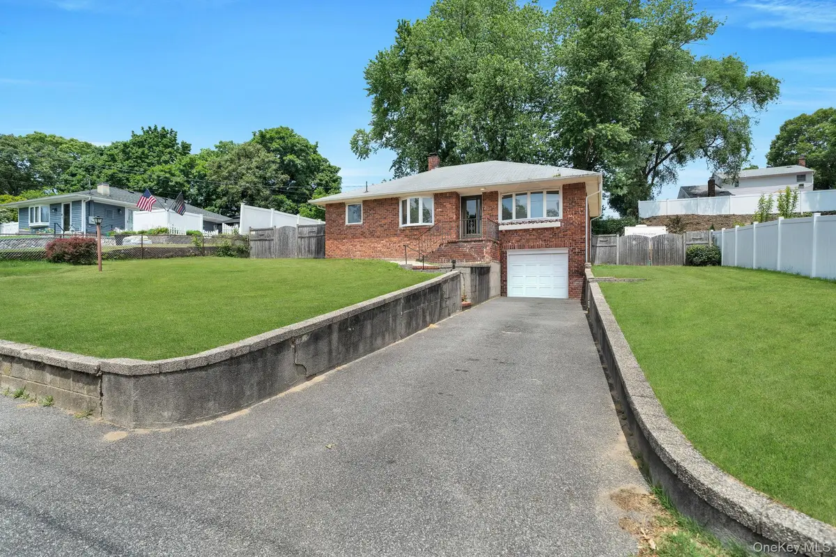 35 Wyandotte Street, Selden, NY 11784 - #1