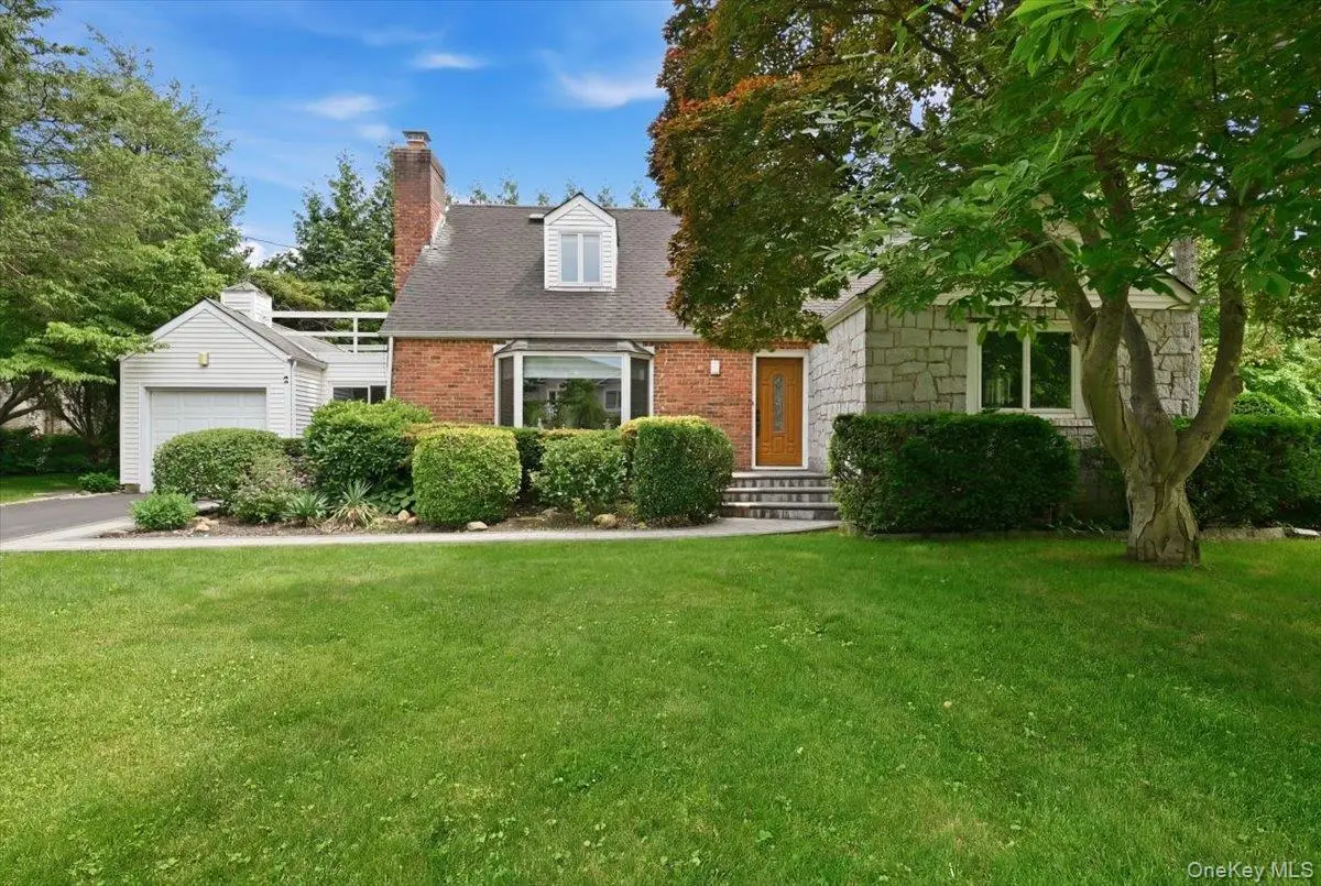 2 Crabtree Lane, Roslyn, NY 11576 - #1