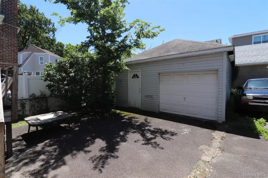3232 Country Club Road, Bronx, NY 10465 - #3